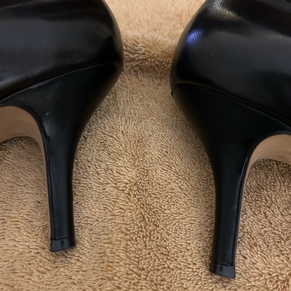 Black pumps - Picture 7 of 8